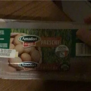 uova fresche allevamento in gabbia