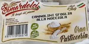 Cannoli sfoglia alla nocciola