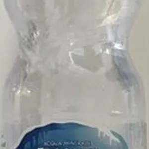 Acqua minerale naturale frizzante