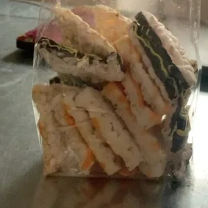 Triangolini di riso soffiato ricoperti