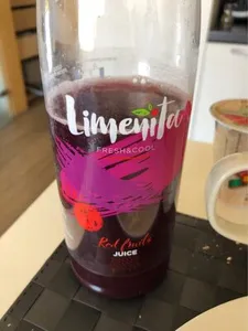 Red fruits juice