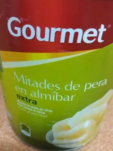Mitades de peras en almibar