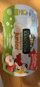 Junior yoguuur con manzana y plátano