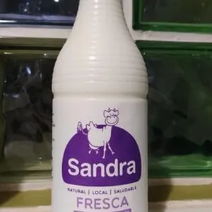Leche de vaca fresca