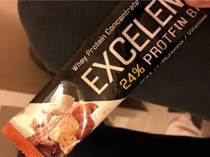 EXCELENT protein bar, marcipán s mandlemi