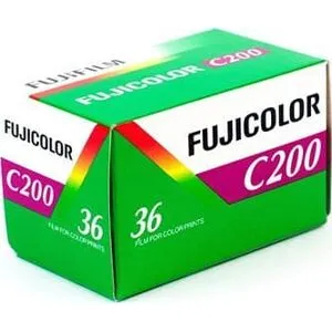 Fujifilm 200 - Consumer film - 135 (35 mm) - 200ASA - 36 shots.