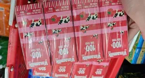 Sữa Vinamilk 100% Vị dâu