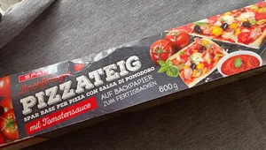 Pizzateig mit Tomatensauce