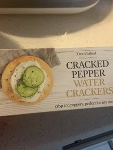 Cracked Pepper Water Crackers